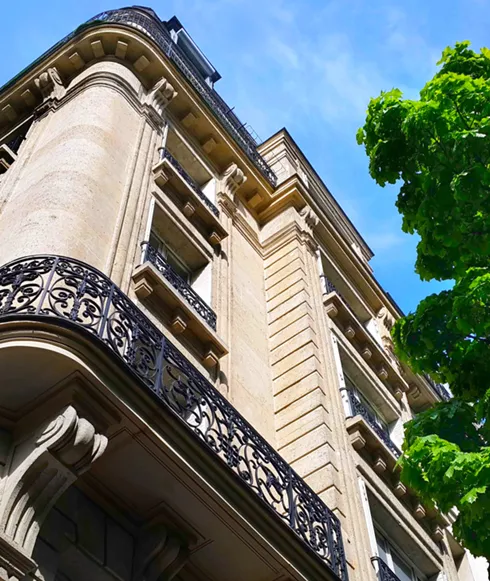 Façade d'un bâtiment typique de Paris