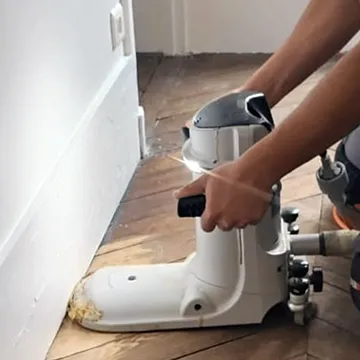 Machine pour rénover le parquet